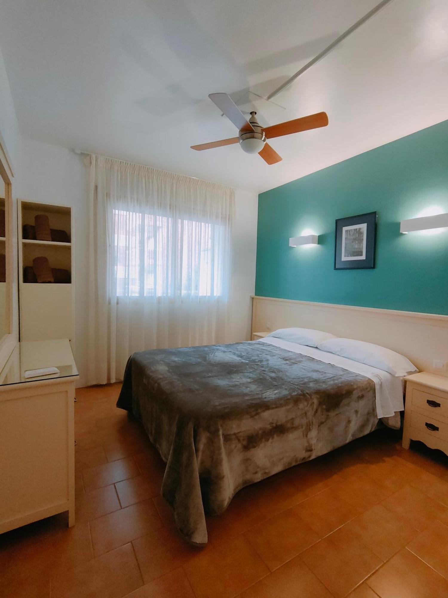 Apartamentos Eldorado โยเรตเดมาร์ ภายนอก รูปภาพ